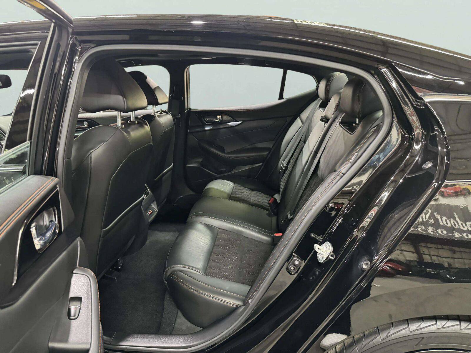 Used 2021 Nissan Maxima SR w/ Sport Mat Group FWD image 29