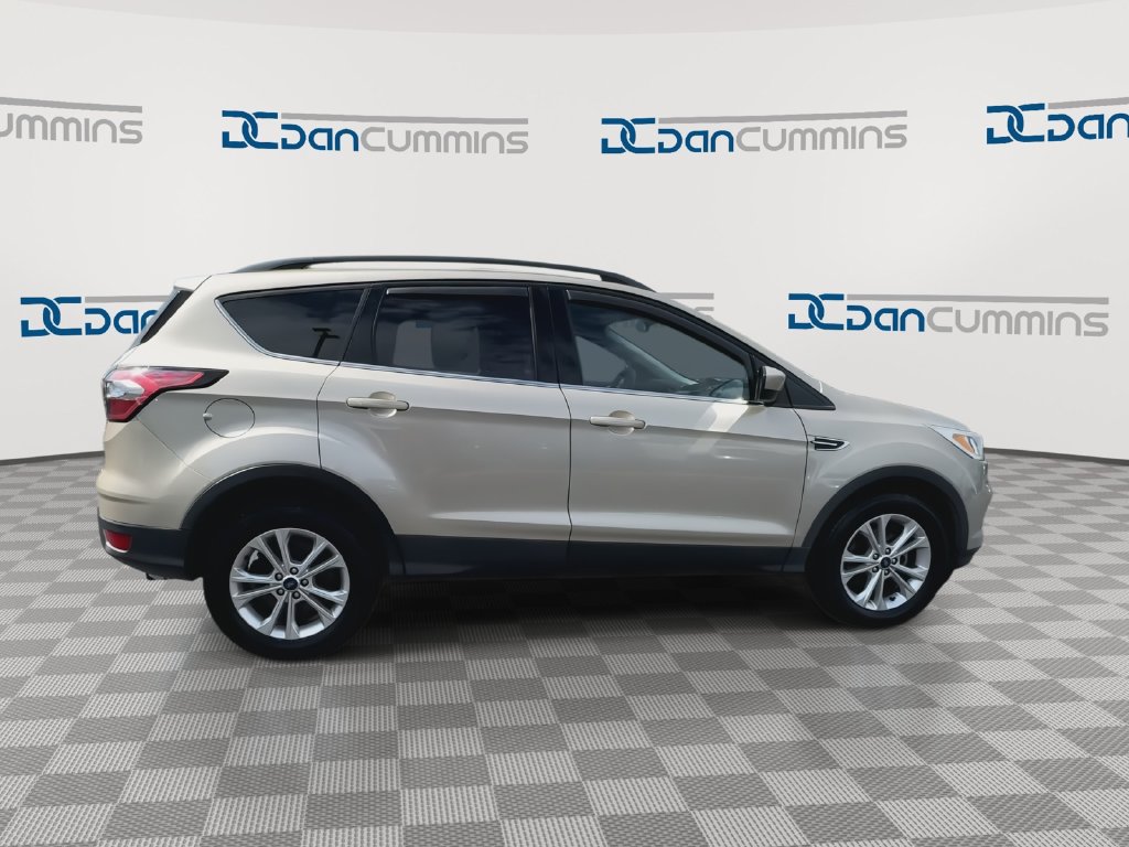 Used 2018 Ford Escape SE FWD image 9