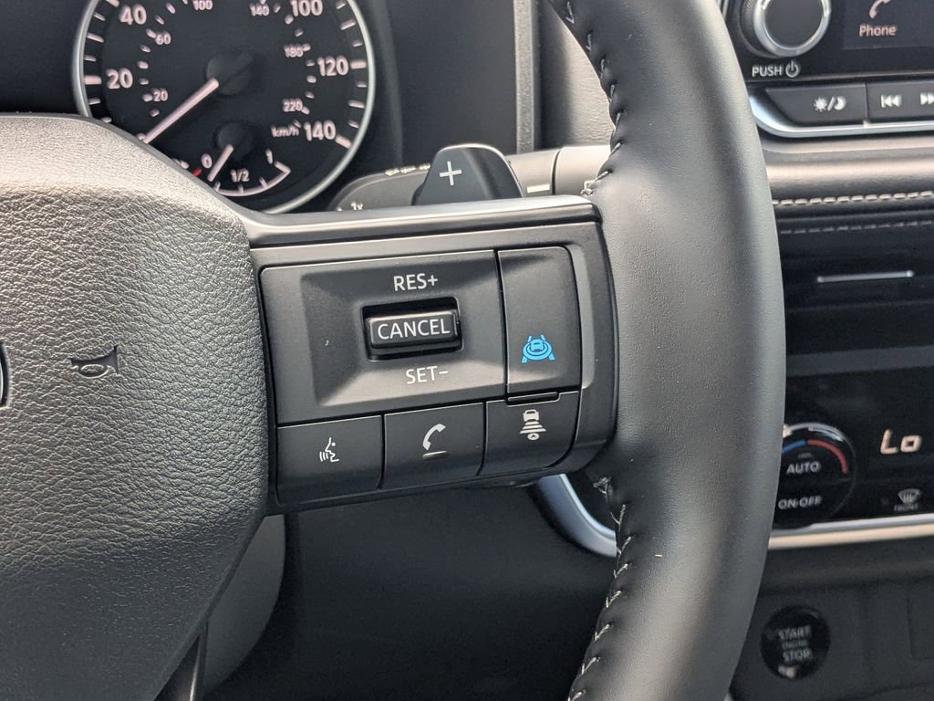 Used 2025 Nissan Rogue SV FWD image 24