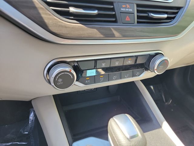 Used 2025 Nissan Altima 2.5 SV FWD image 19