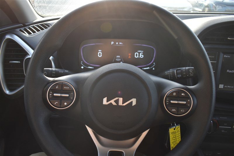 Used 2023 Kia Soul LX w/ LX Technology Package image 12