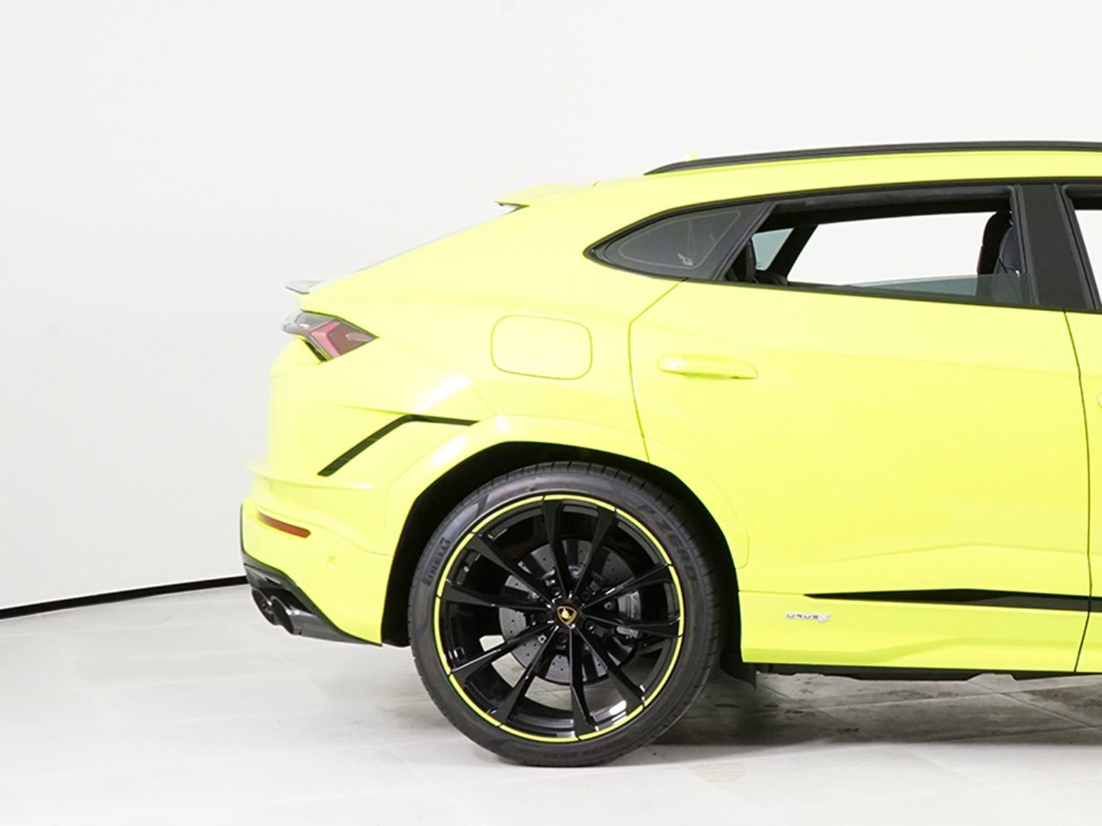 Used 2024 Lamborghini Urus S AWD/4WD image 14