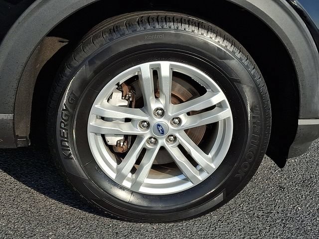 Used 2023 Ford Explorer XLT w/ Equipment Group 202A AWD/4WD image 11