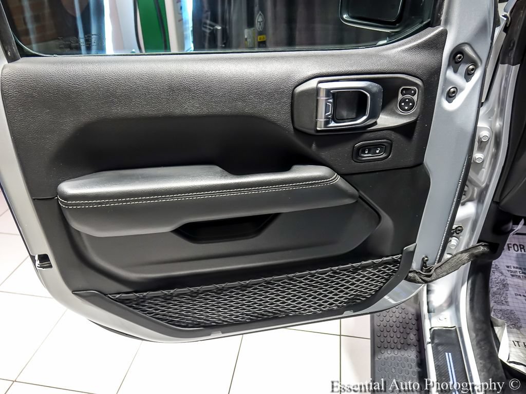Used 2022 Jeep Wrangler Unlimited Sahara w/ Cold Weather Group AWD/4WD image 23