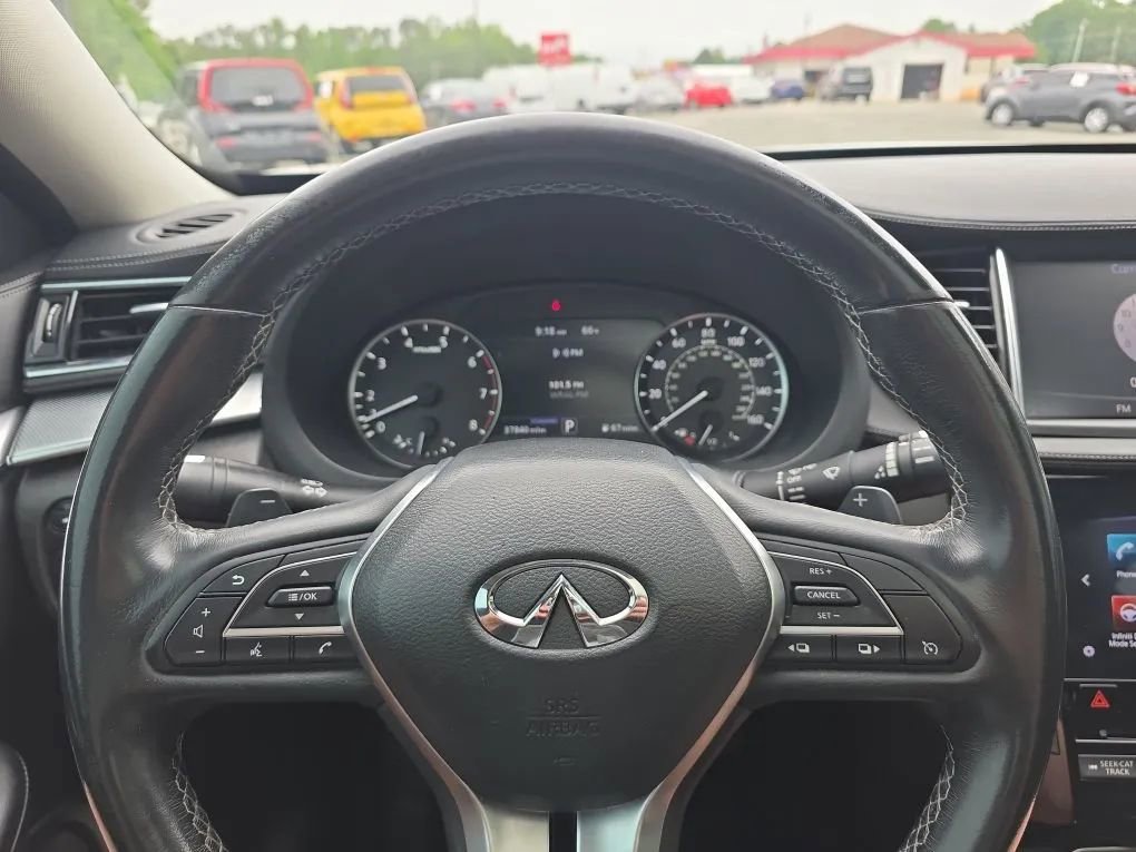 Used 2019 INFINITI QX50 Luxe FWD image 17