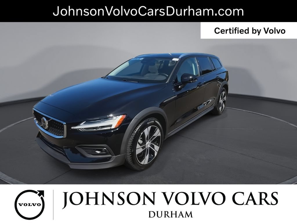 Certified 2025 Volvo V60 B5 Cross Country Plus AWD/4WD image 5