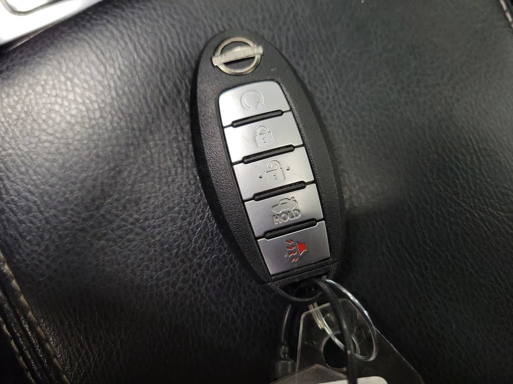 Used 2023 Nissan Maxima SL FWD image 18