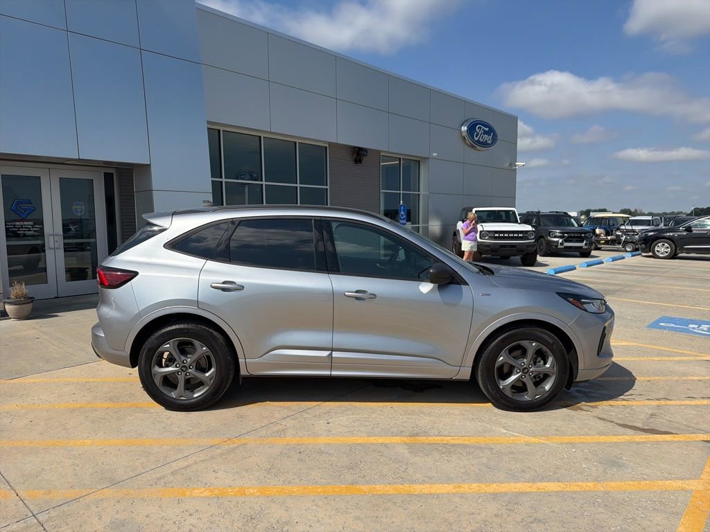 Used 2024 Ford Escape ST-Line w/ Equipment Group 301A FWD image 8