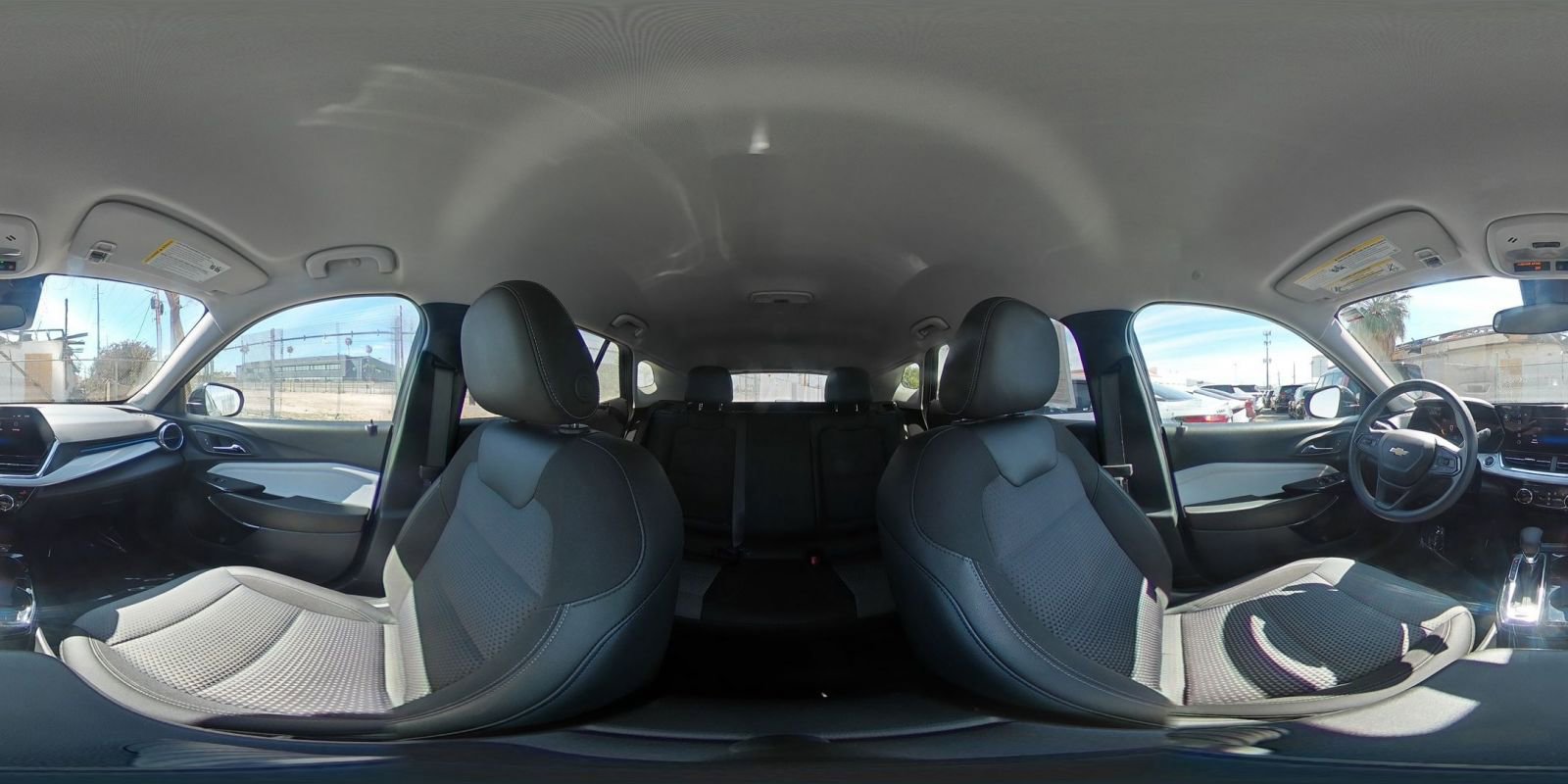 Used 2025 Chevrolet Trax LT FWD image 41