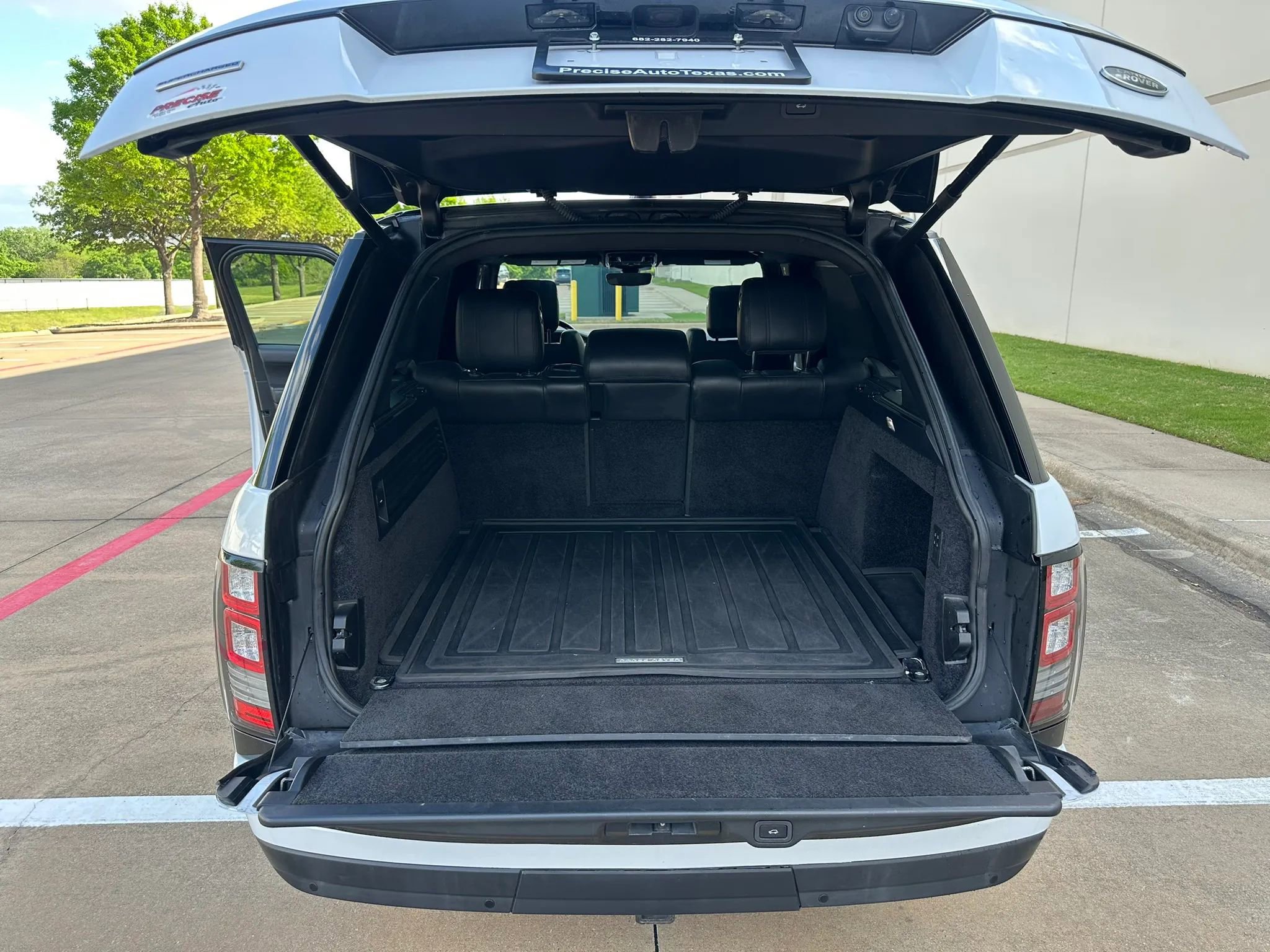 Used 2017 Land Rover Range Rover Long Wheelbase Supercharged image 22