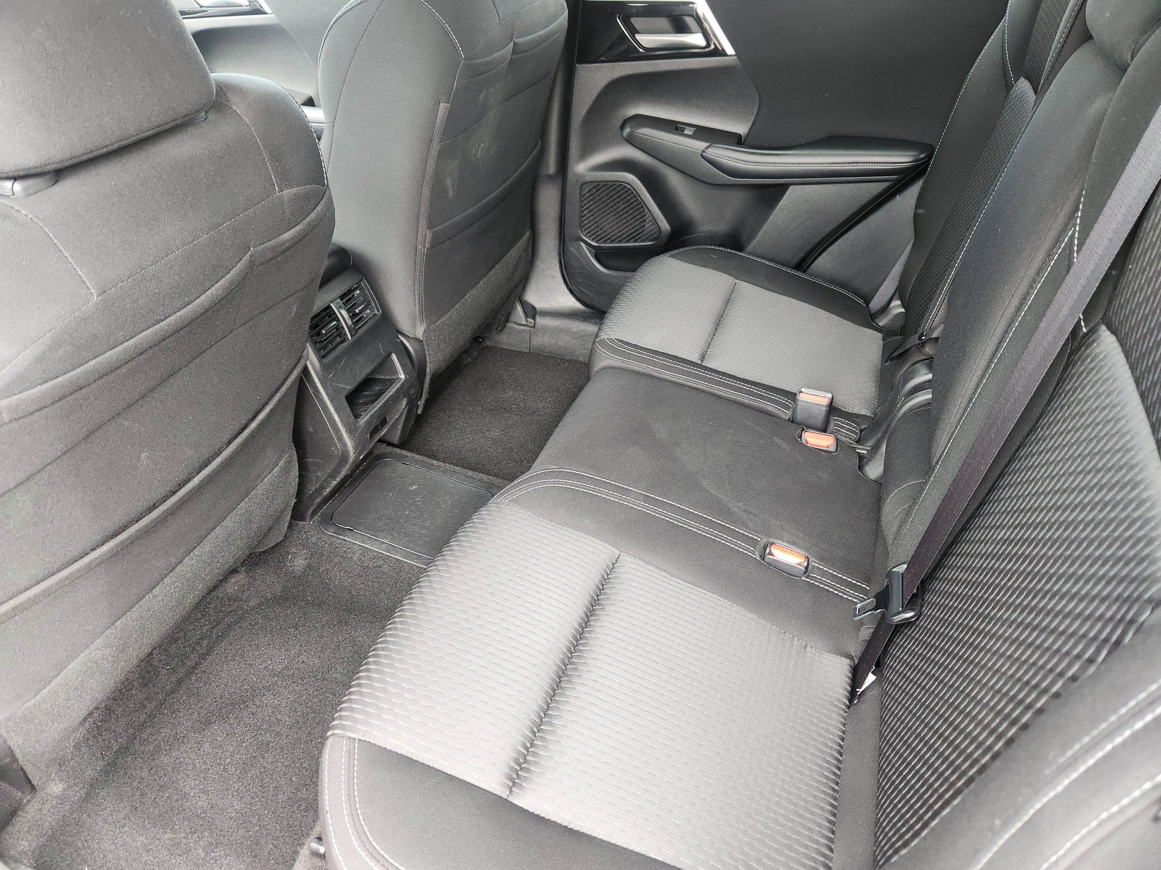 Used 2025 Mitsubishi Outlander ES AWD/4WD image 19