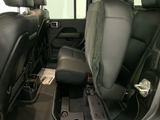 Used 2025 Jeep Gladiator Sport image 31