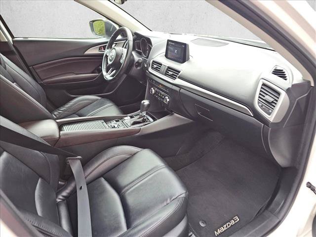 Used 2018 MAZDA MAZDA3 Touring FWD image 12