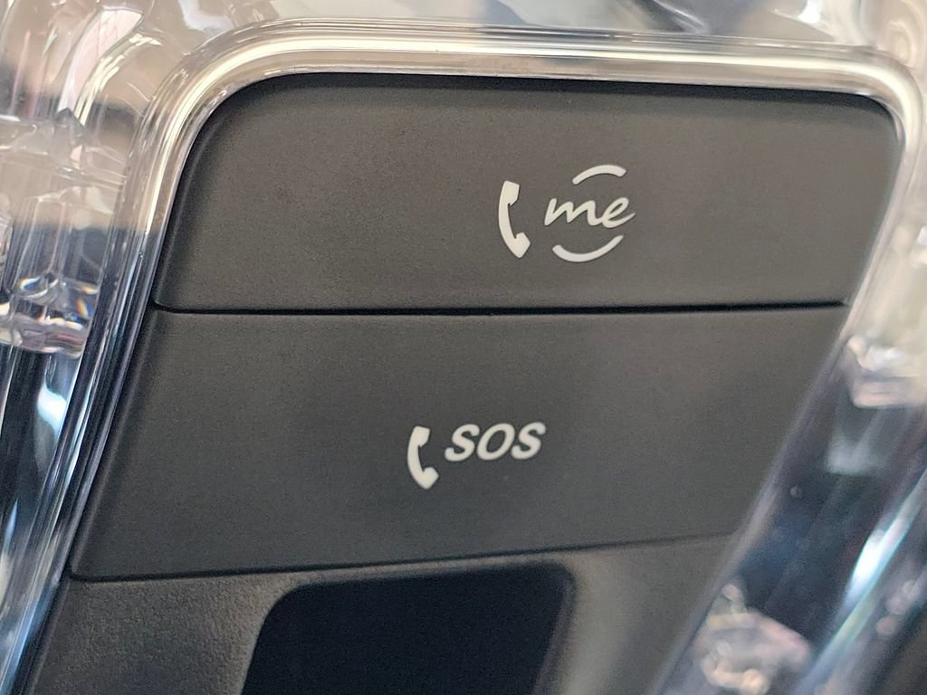 Used 2025 Mercedes-Benz GLB 250 4MATIC image 8