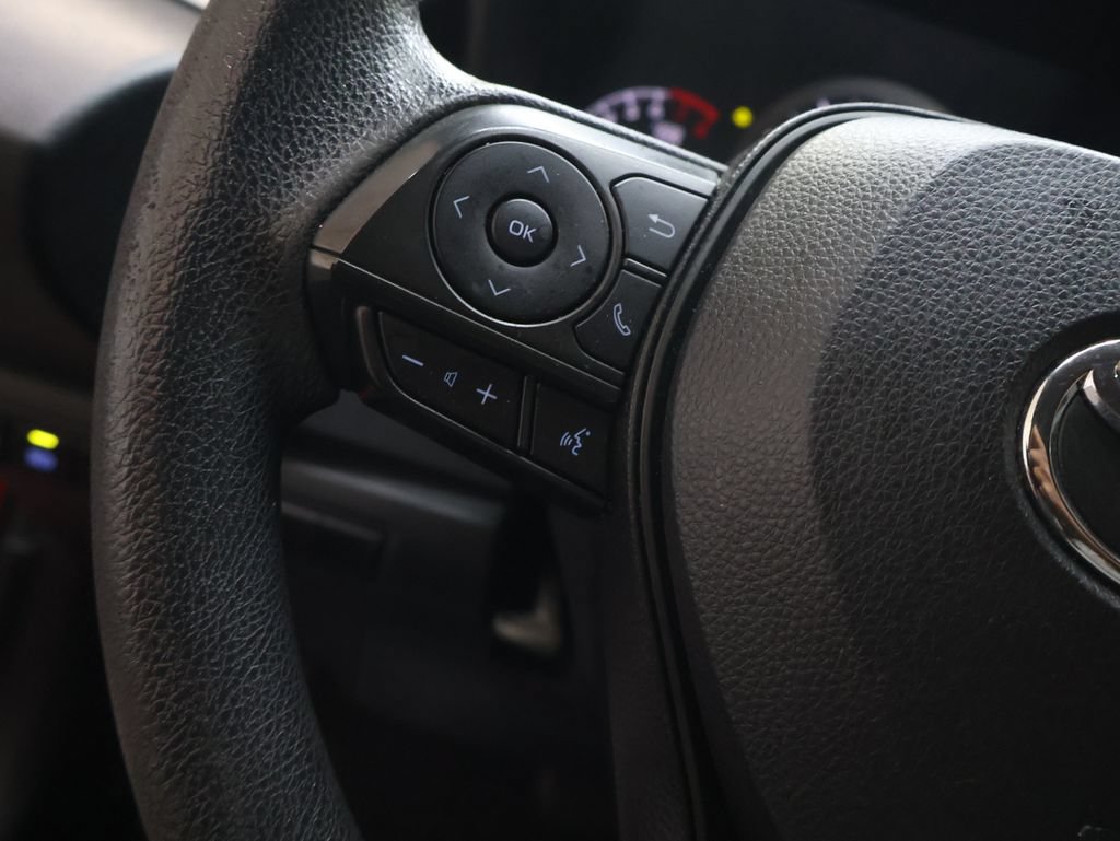 Used 2021 Toyota Corolla LE FWD image 19