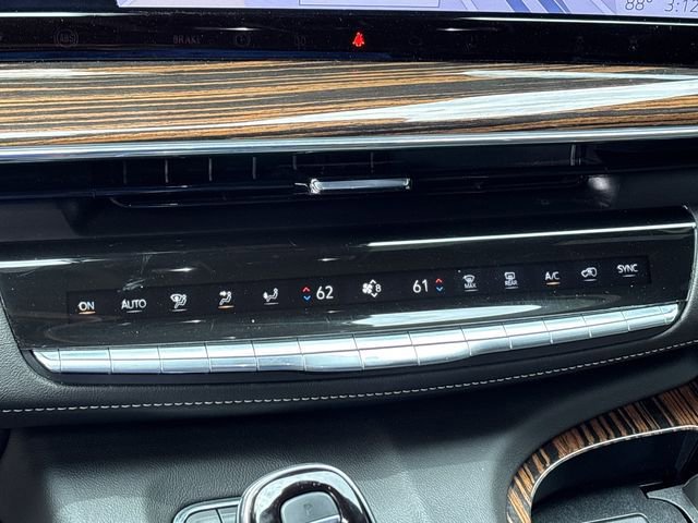 Used 2024 Cadillac Escalade Premium Luxury w/ Performance Package AWD/4WD image 15