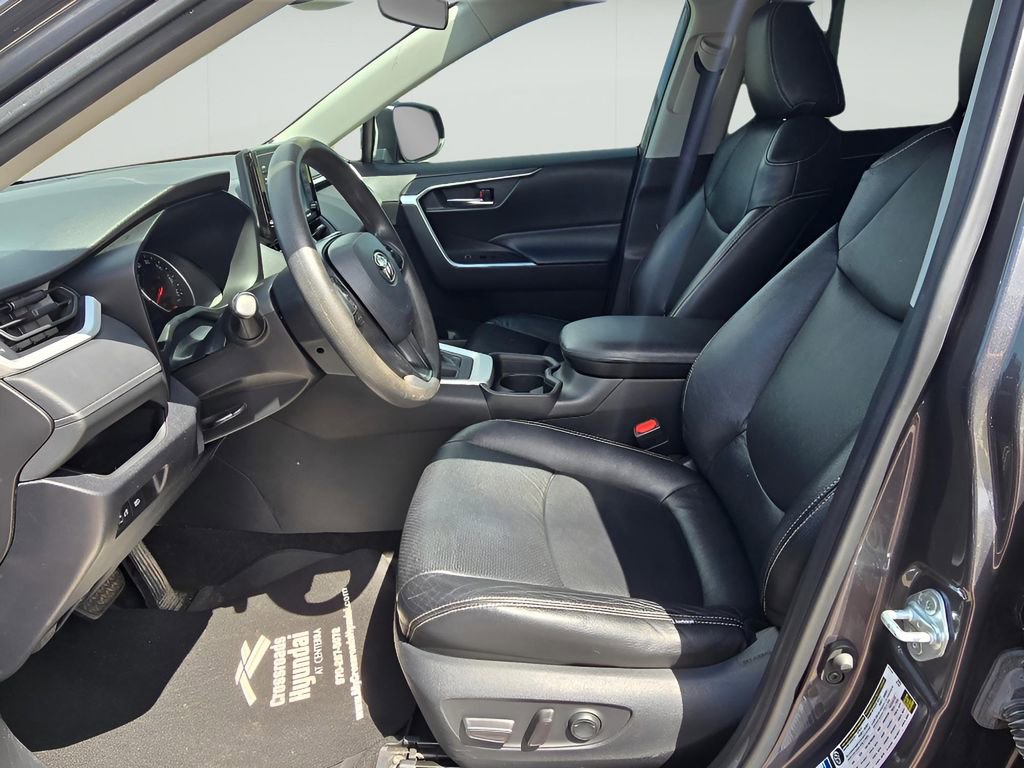 Used 2021 Toyota RAV4 XLE AWD/4WD image 27