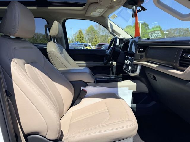 Used 2024 Ford Expedition Limited image 10
