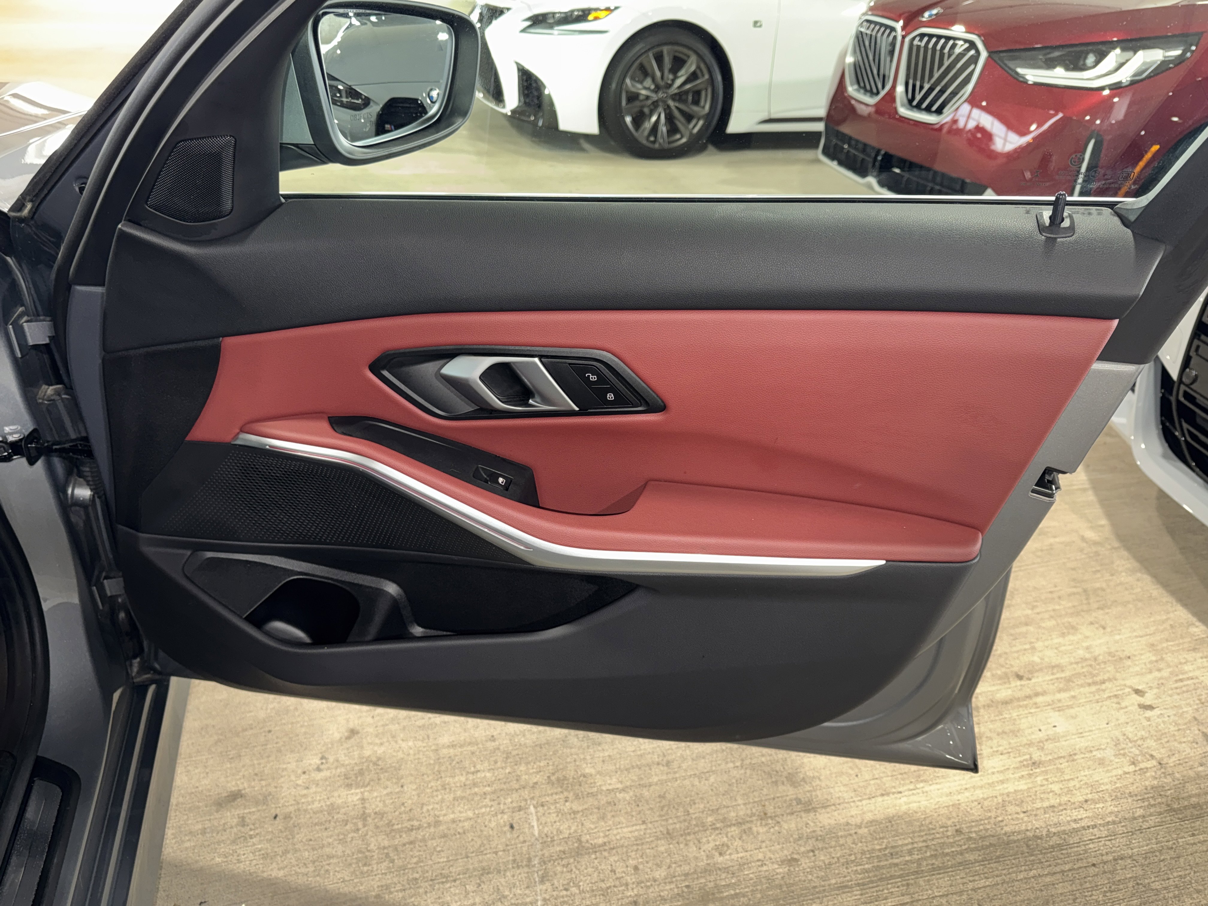 Certified 2025 BMW 330i Sedan image 9