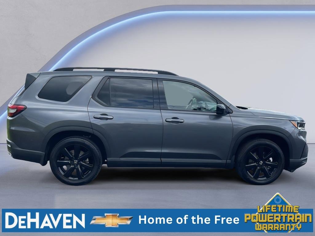 Used 2025 Honda Pilot Black Edition image 7