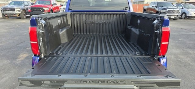 Used 2025 Toyota Tacoma SR5 image 7