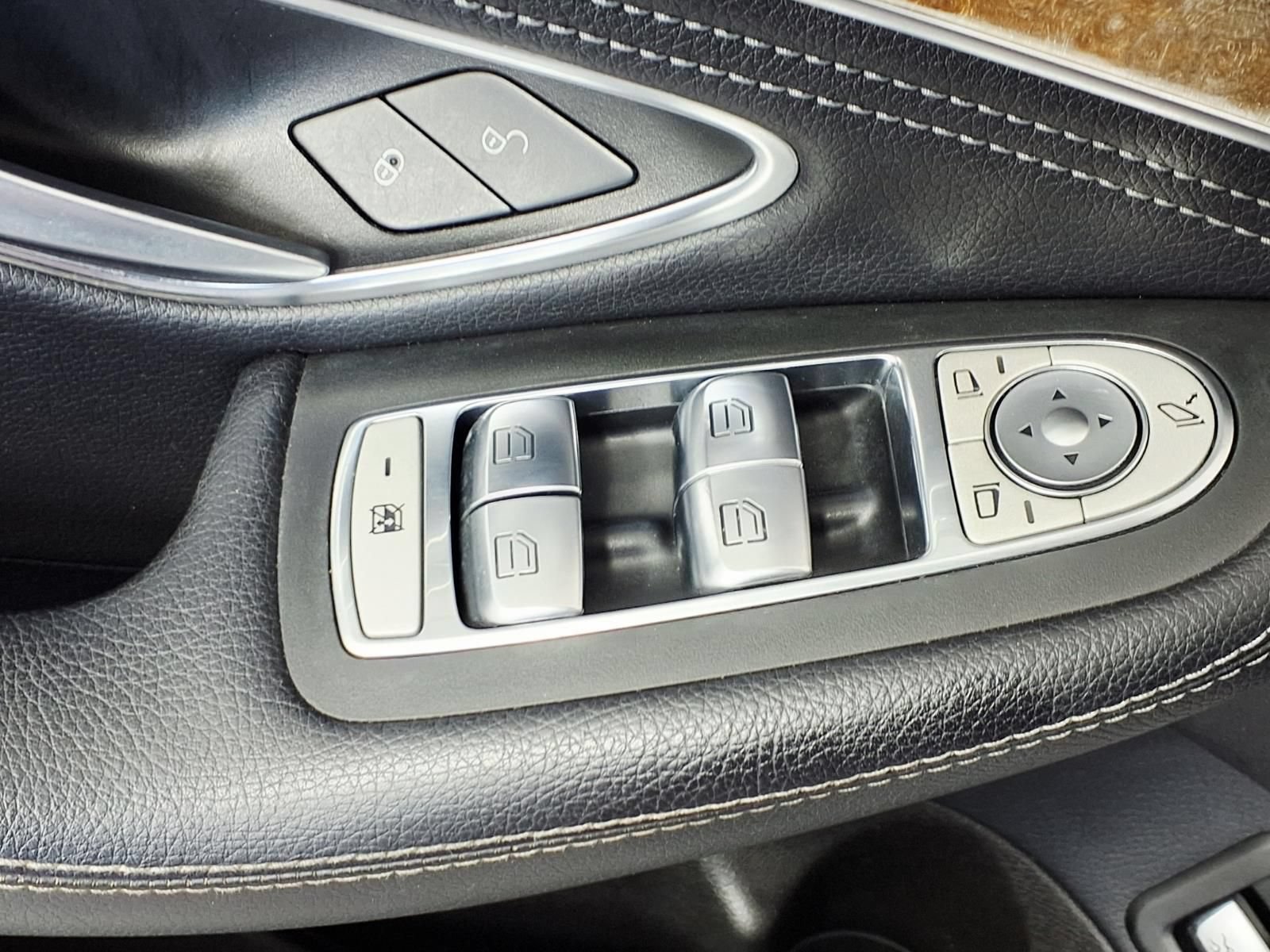 Used 2015 Mercedes-Benz C 300 4MATIC Sedan image 14