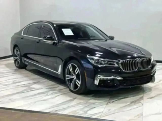 Used 2017 BMW 750i xDrive AWD/4WD image 35