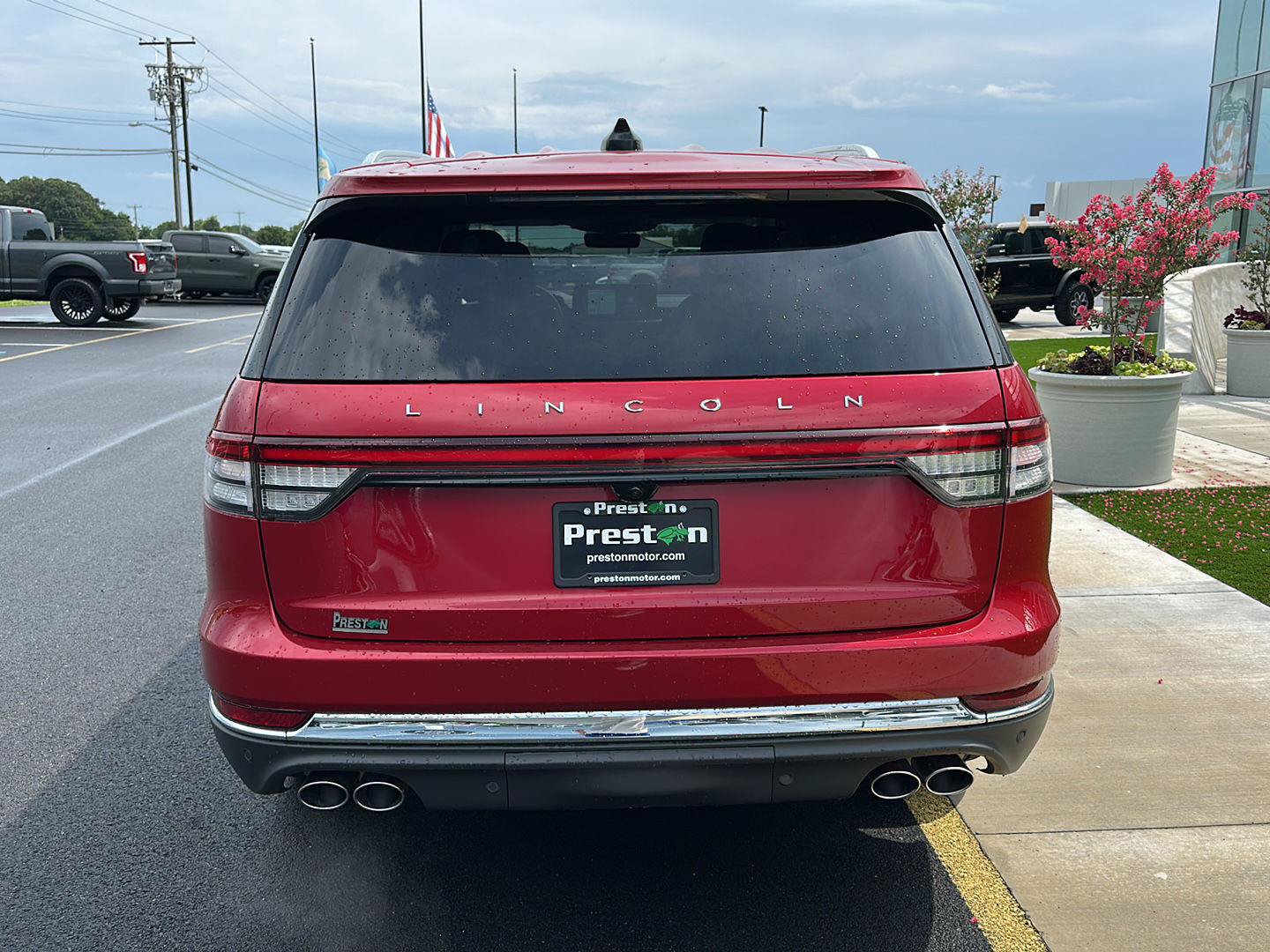 Used 2025 Lincoln Aviator Reserve AWD/4WD image 6