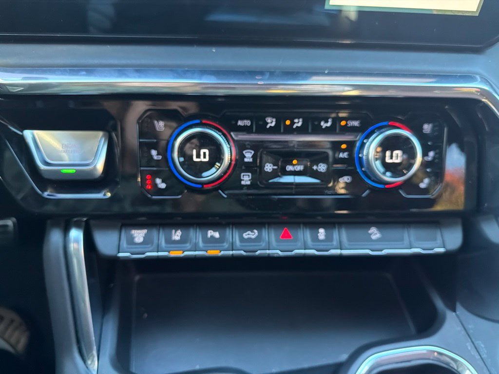 Used 2024 GMC Sierra 3500 Denali Ultimate AWD/4WD image 21
