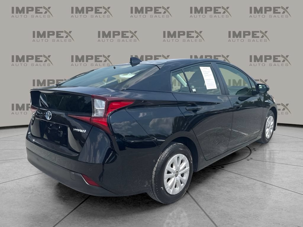 Used 2021 Toyota Prius LE FWD image 3