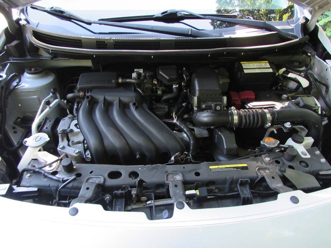 Used 2015 Nissan Versa S FWD image 9