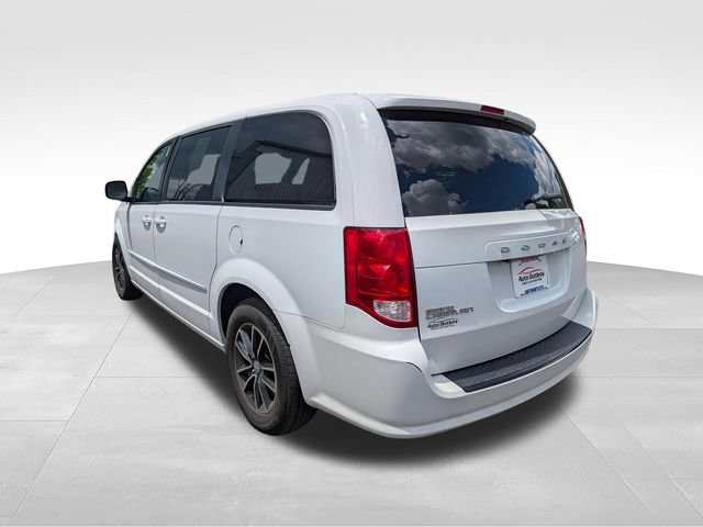 Used 2017 Dodge Grand Caravan SE FWD image 3