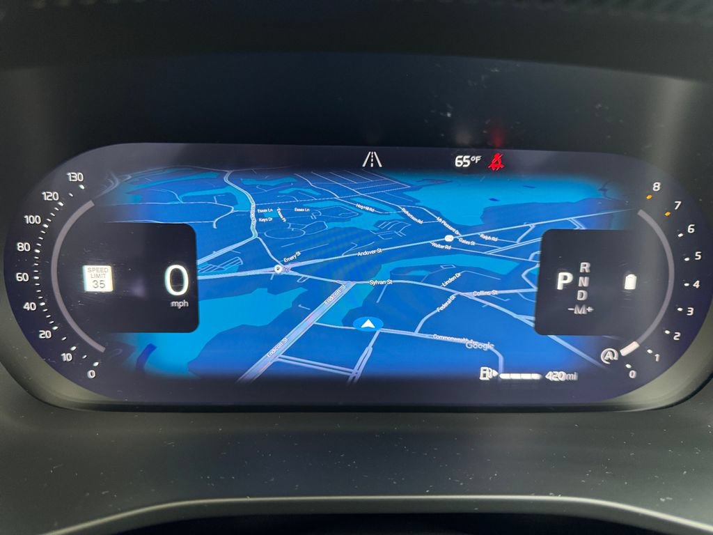 Certified 2026 Volvo XC40 B5 Plus AWD/4WD image 22