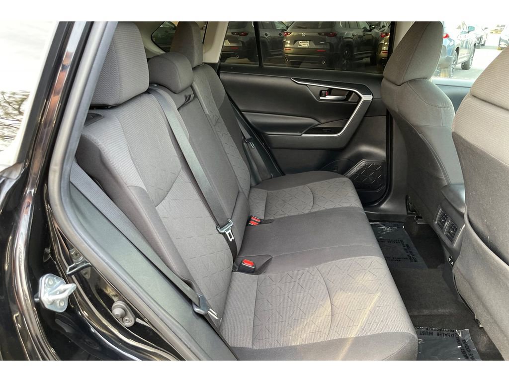 Used 2021 Toyota RAV4 XLE w/ Carpet Mat Package (TMS) image 19