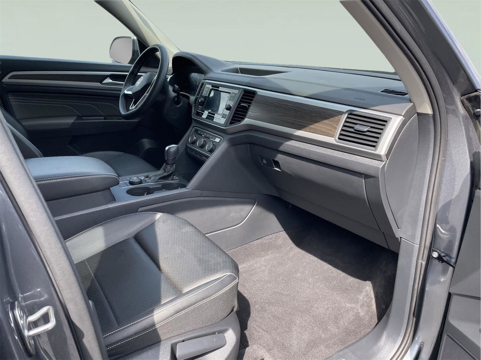 Used 2023 Volkswagen Atlas SE image 21