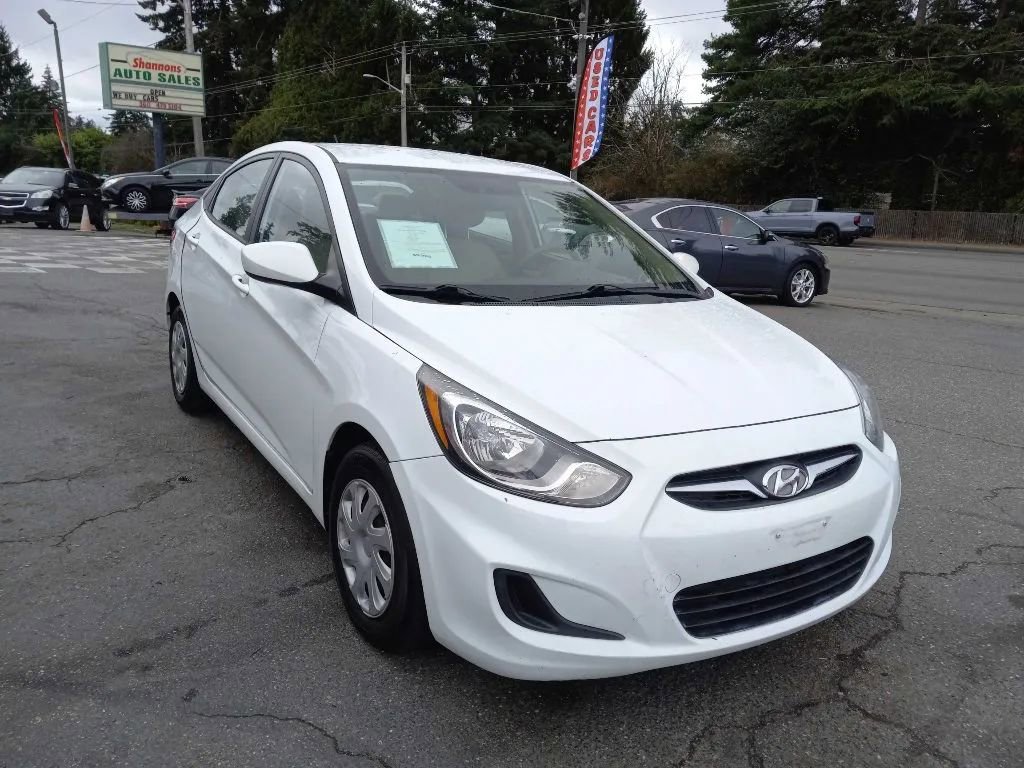 Used 2014 Hyundai Accent GLS image 2