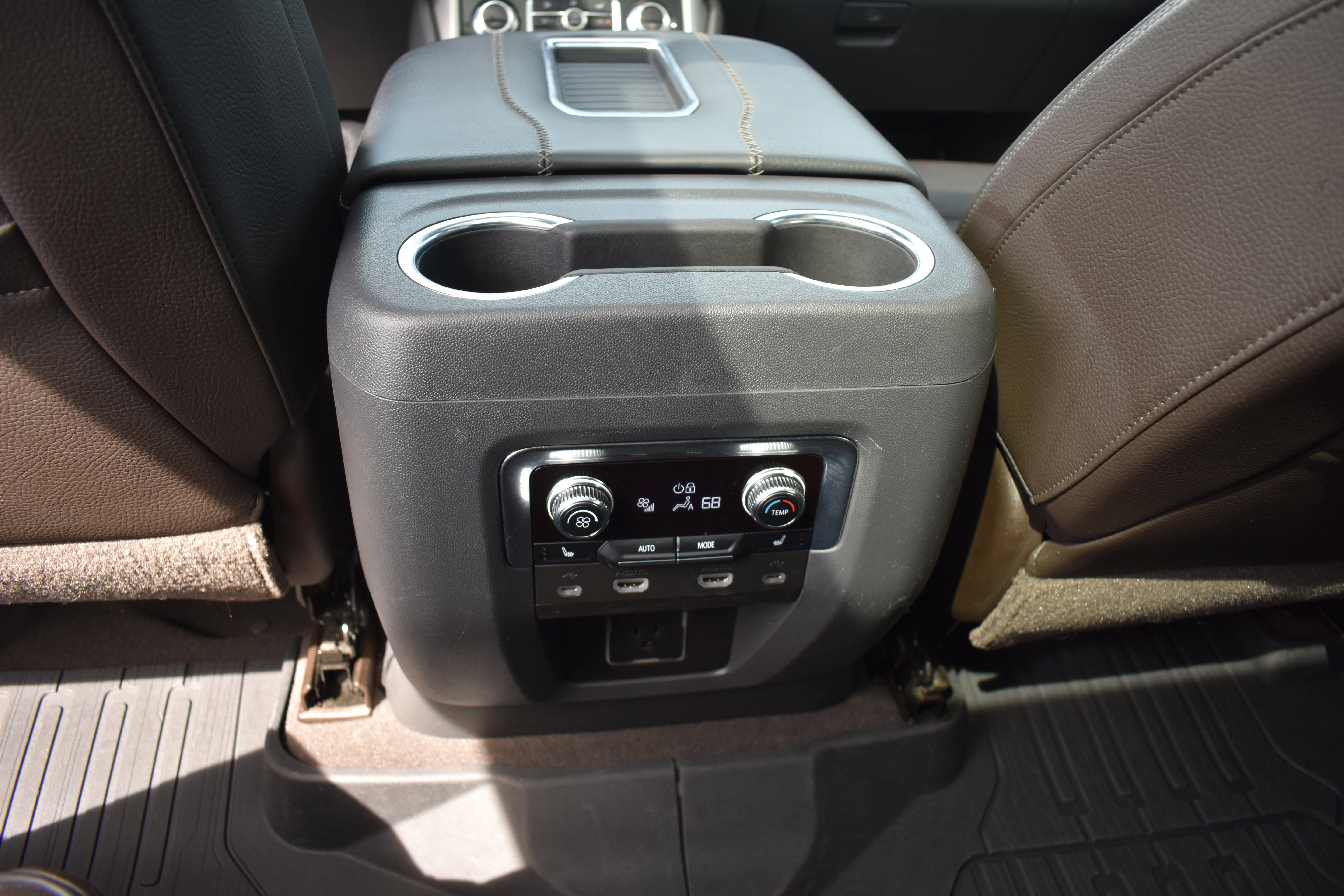Used 2021 GMC Yukon XL Denali w/ Denali Ultimate Package AWD/4WD image 34
