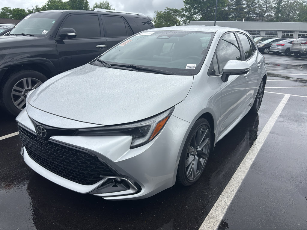 Used 2023 Toyota Corolla XSE FWD image 3