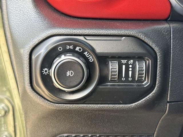 Used 2021 Jeep Wrangler Unlimited Rubicon AWD/4WD image 24