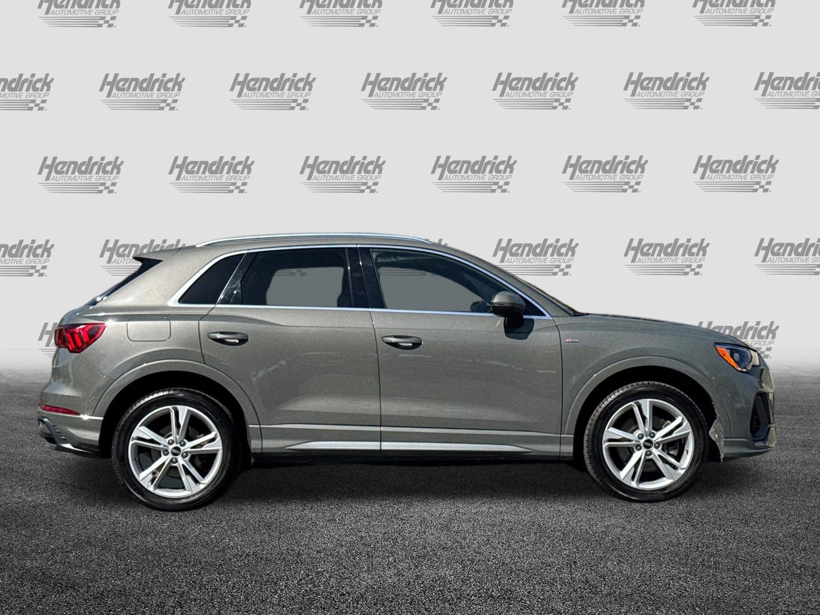 Used 2021 Audi Q3 2.0T Premium w/ Convenience Package AWD/4WD image 3