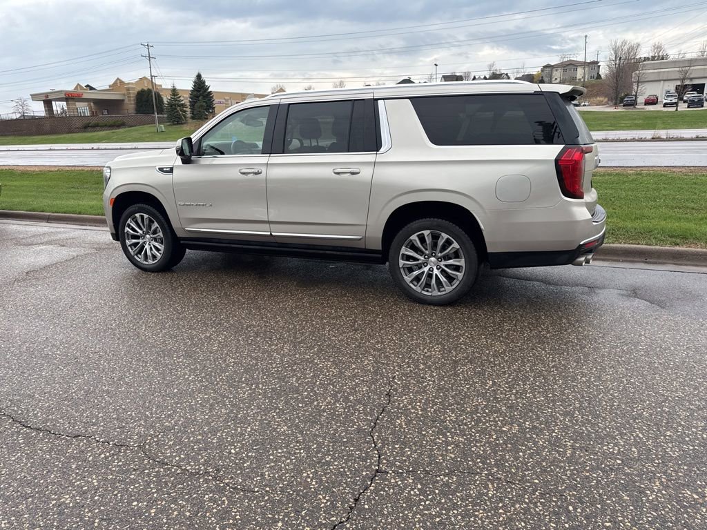 Used 2024 GMC Yukon XL Denali w/ Max Trailering Package image 30