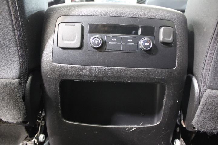 Used 2020 Chevrolet Suburban LT image 27