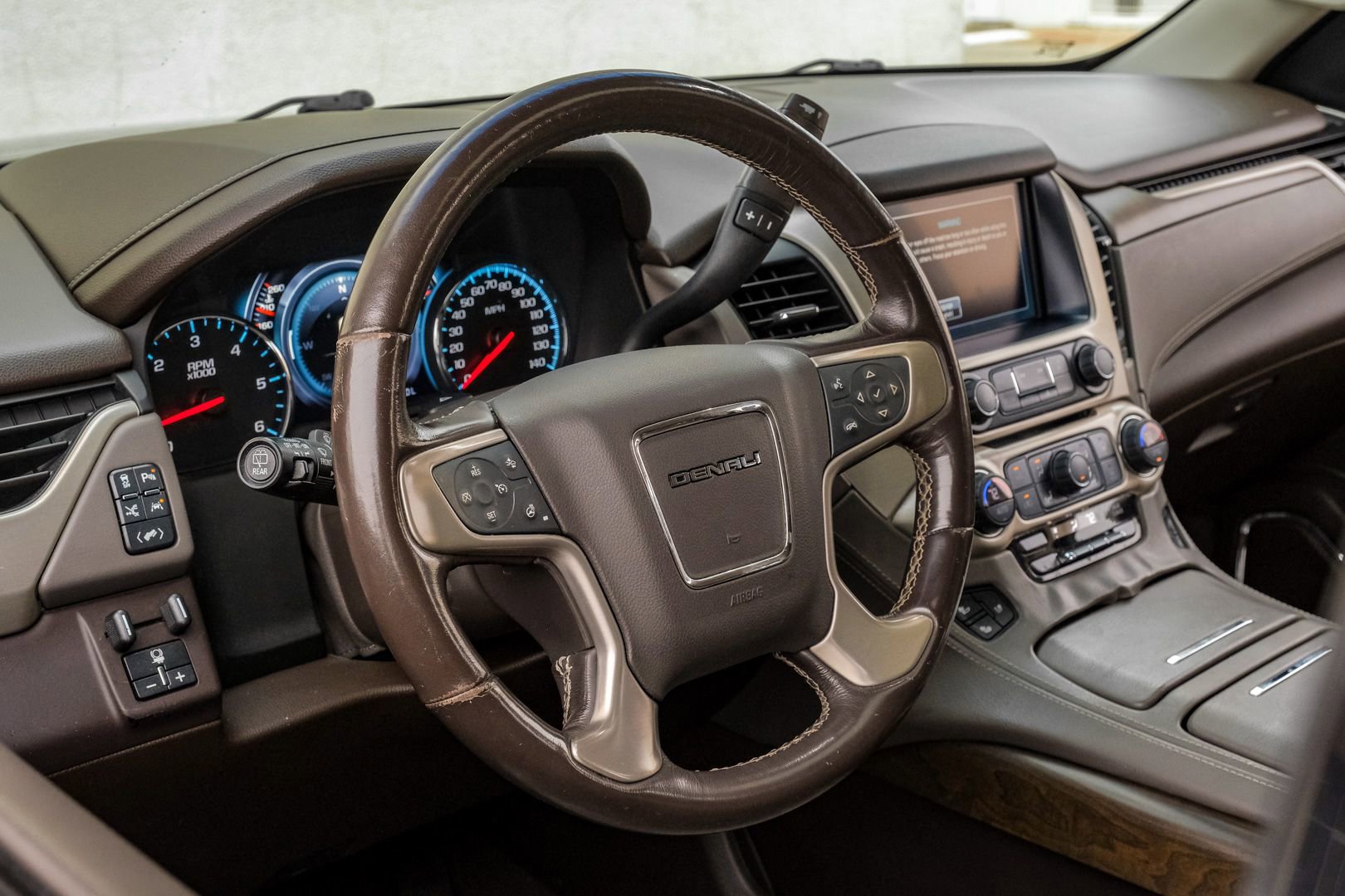 Used 2018 GMC Yukon Denali w/ Denali Ultimate Package RWD image 15