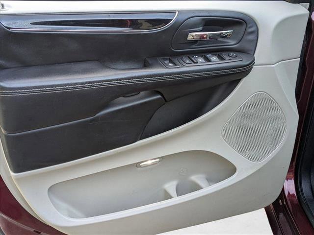 Used 2020 Dodge Grand Caravan SXT image 9