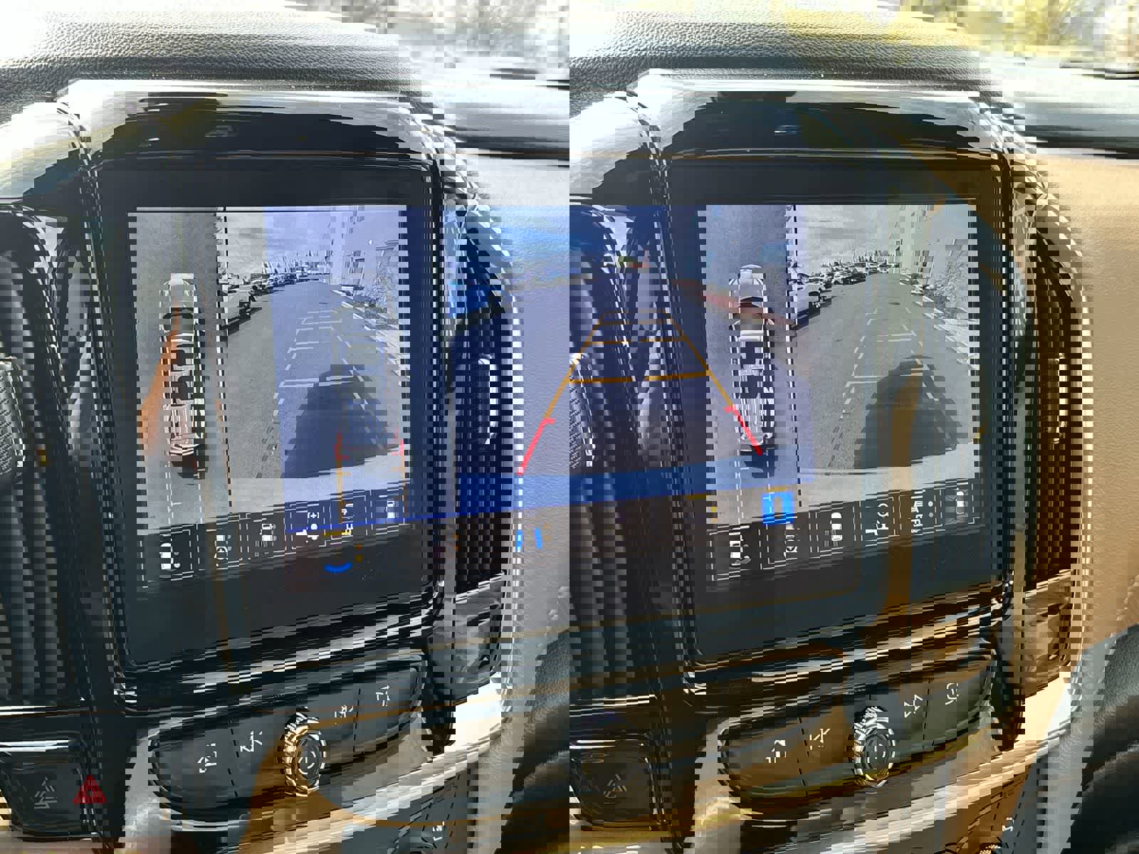 Used 2023 Chevrolet Traverse Premier image 23