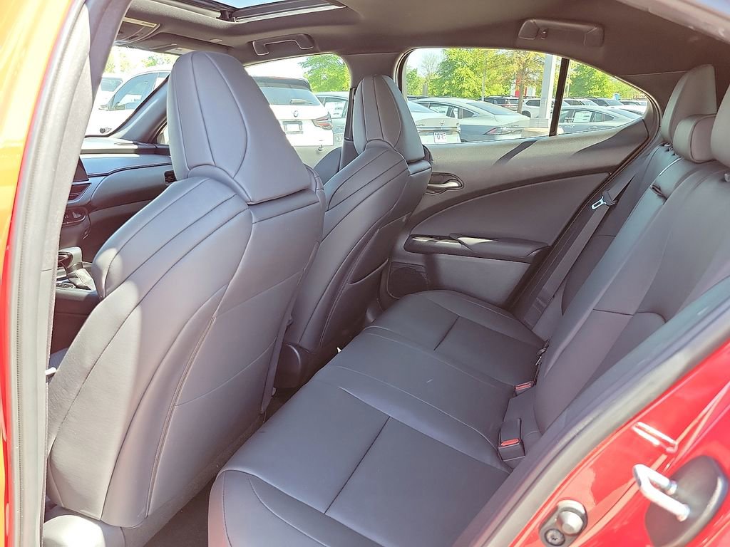 Used 2024 Lexus UX 250h F Sport AWD/4WD image 9