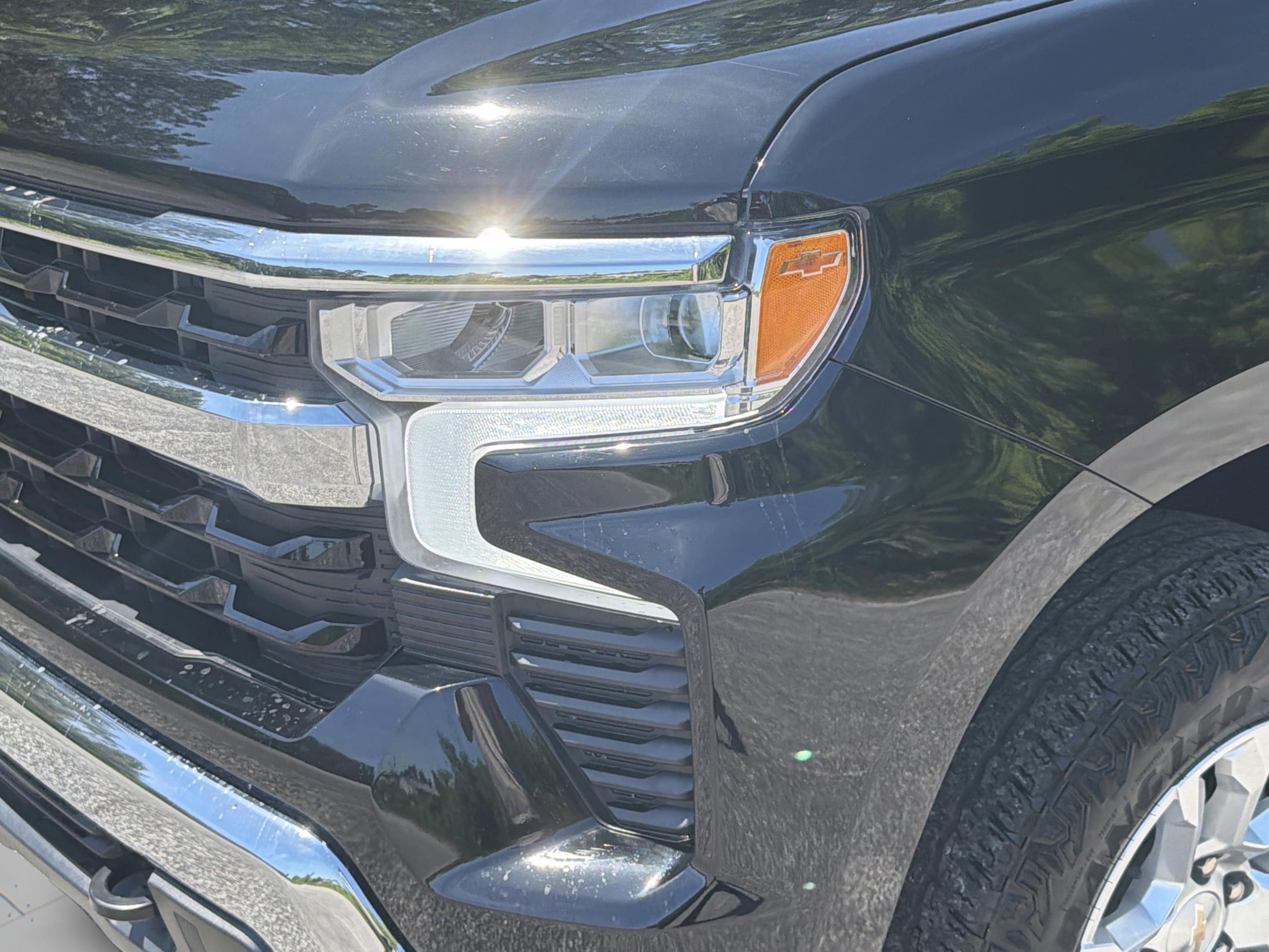 Used 2023 Chevrolet Silverado 1500 LT AWD/4WD image 41