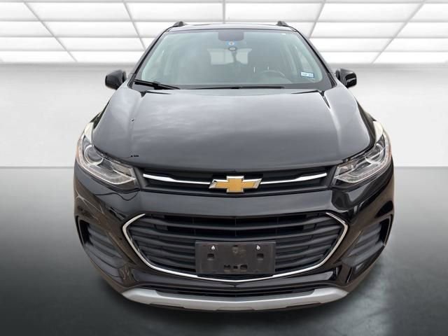 Used 2020 Chevrolet Trax LT w/ LT Convenience Package image 2