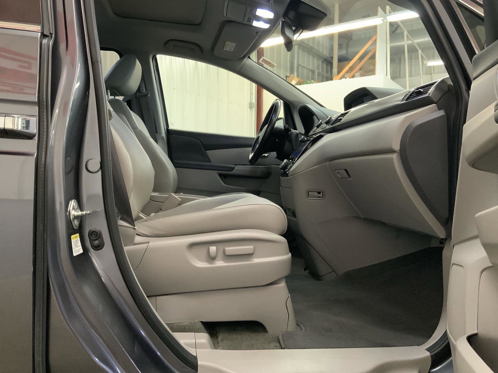 Used 2016 Honda Odyssey EX-L image 31