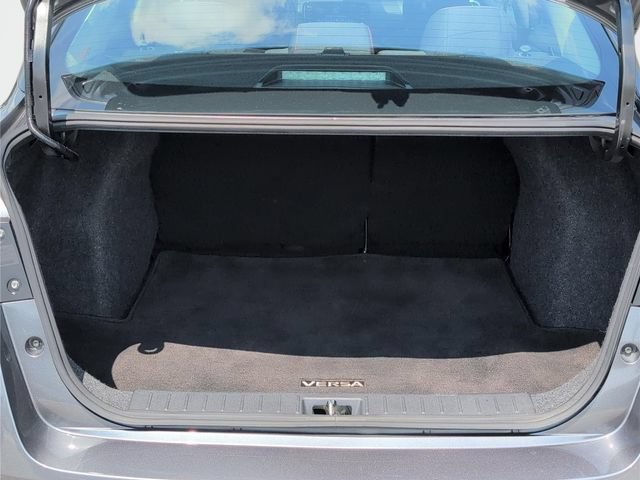 Used 2024 Nissan Versa SR FWD image 10